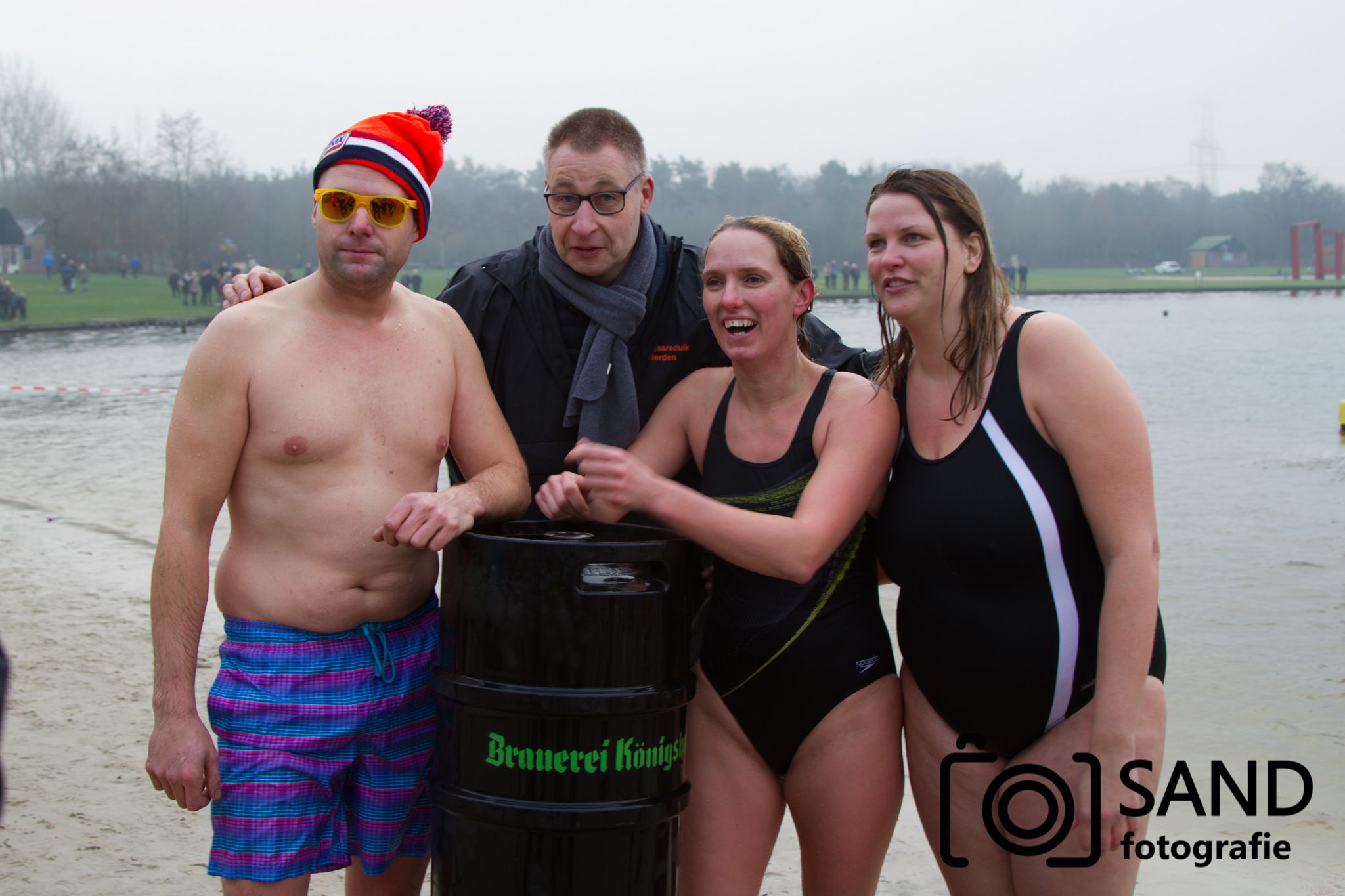 Nieuwjaarsduik 2016 op het Lage Veld in Wierden Sand Fotografie