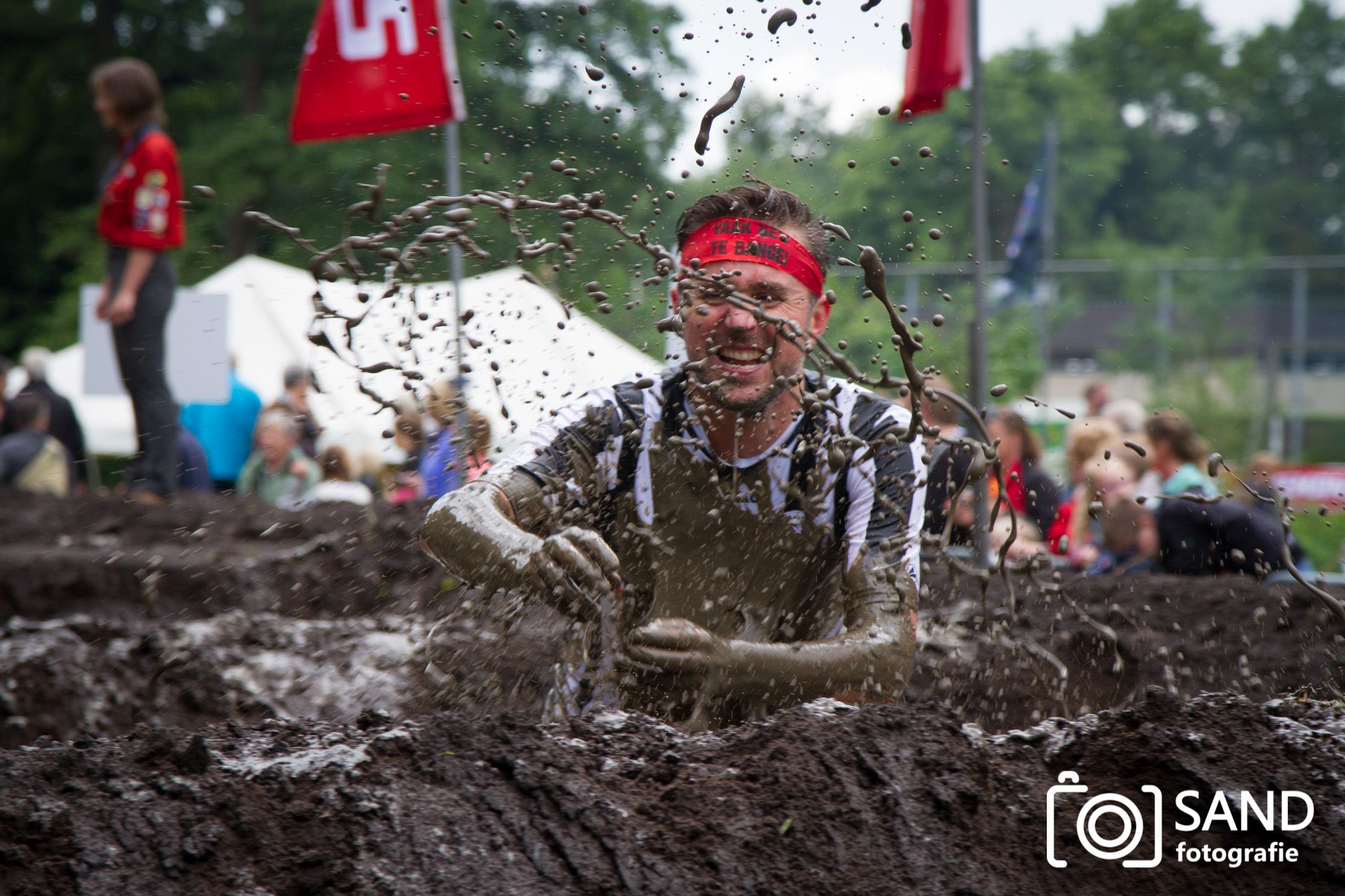 Tot de Nek in de Drek Vriezenveen MundRun 2 juli 2016 Sand Fotografie