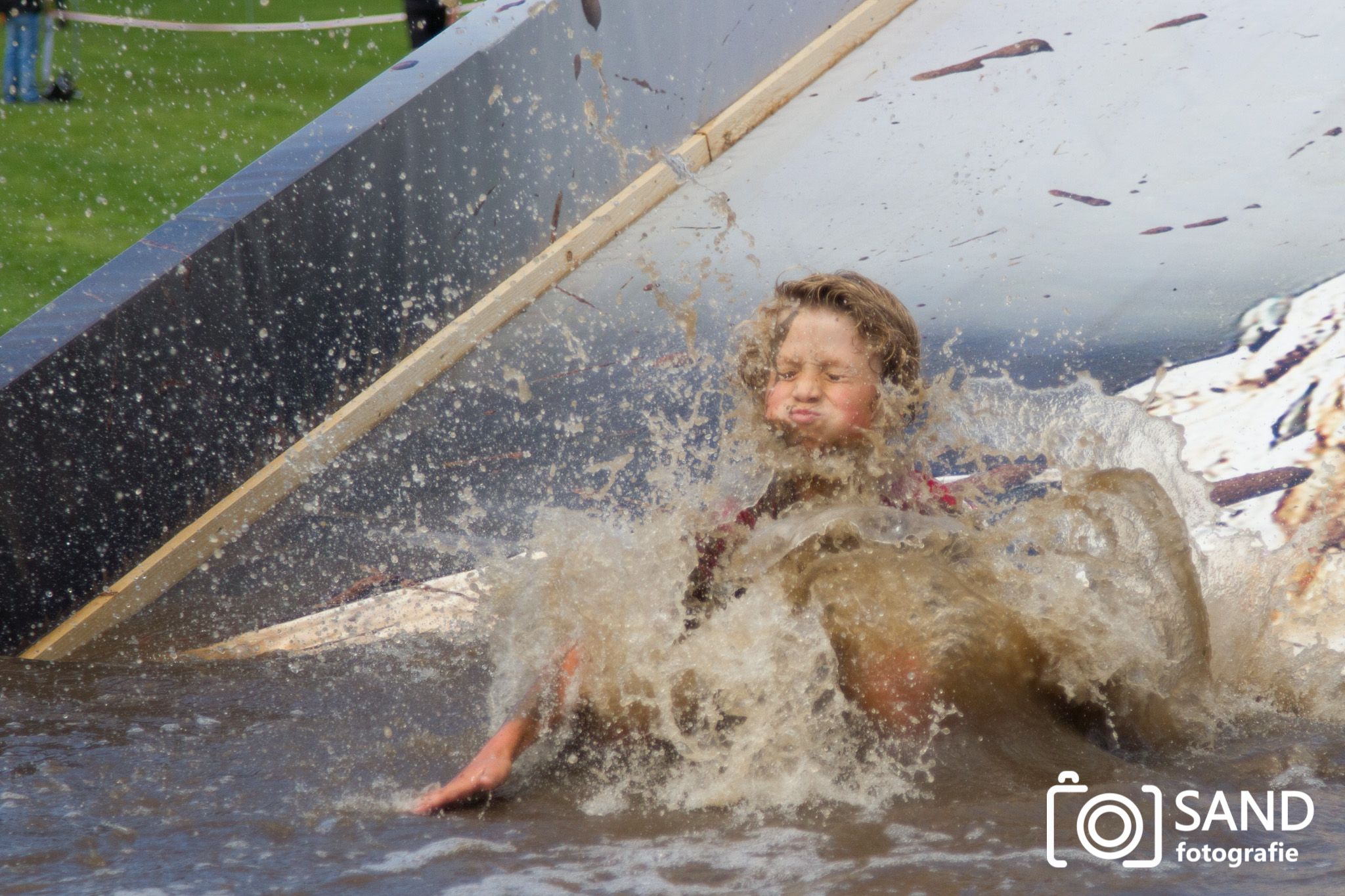 Tot de Nek in de Drek Vriezenveen MundRun 2 juli 2016 Sand Fotografie