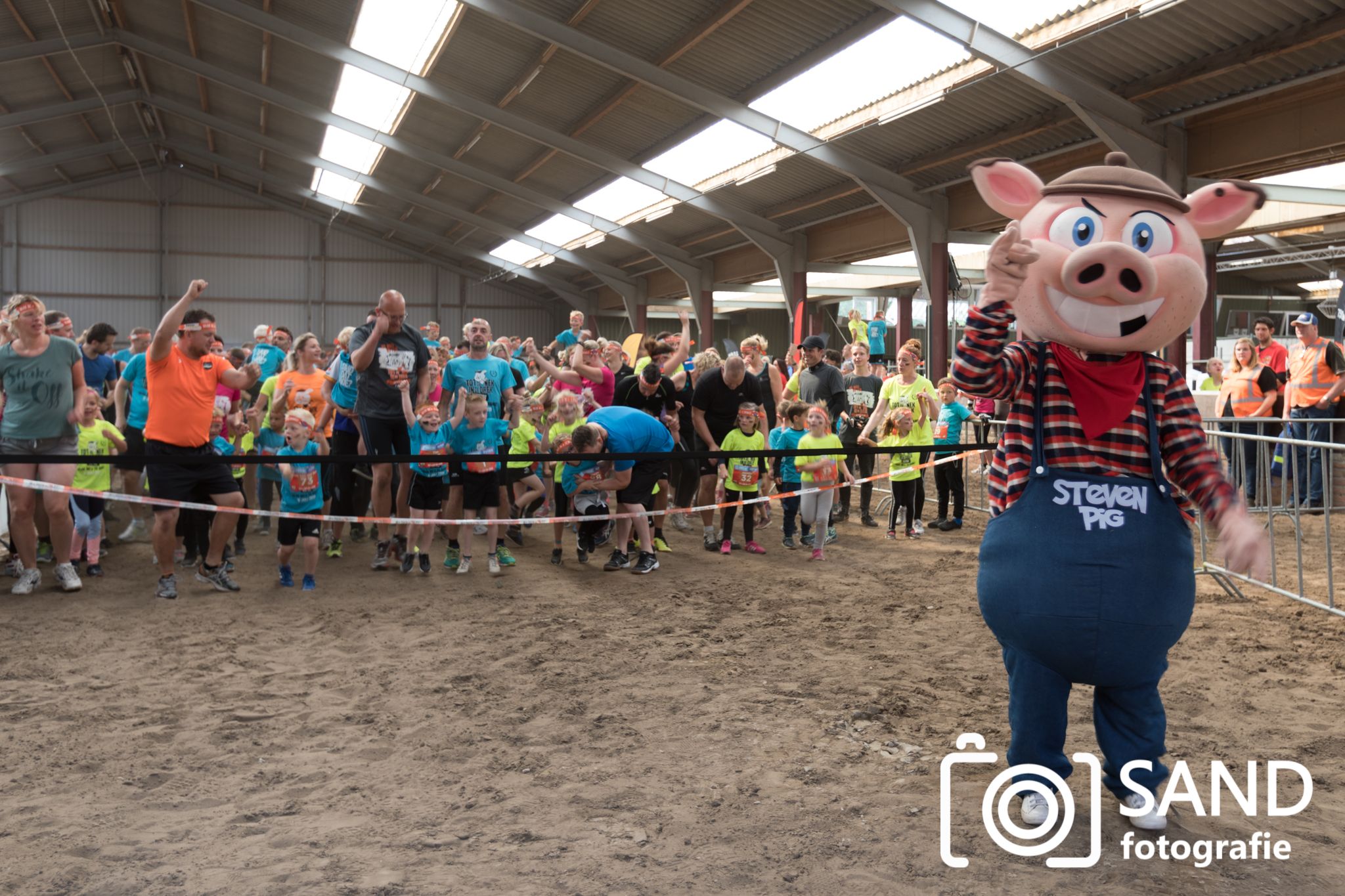 Tot de Nek in de Drek MudRun Obstacle Run Vriezenveen 2019 mmv Sand Fotografie