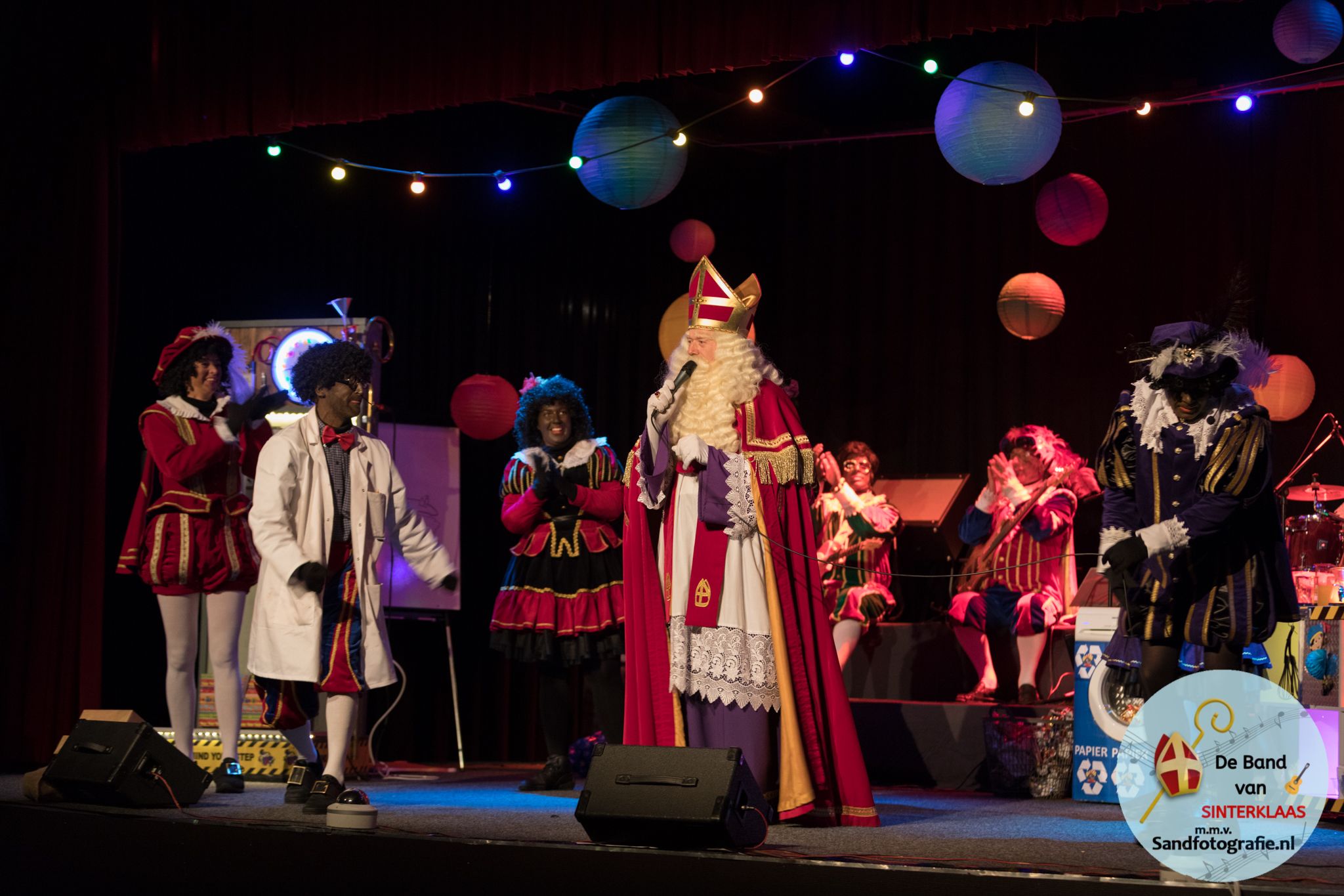 Theatershow Paniek in de Feestfabriek Vriezenveen Sand Fotografie