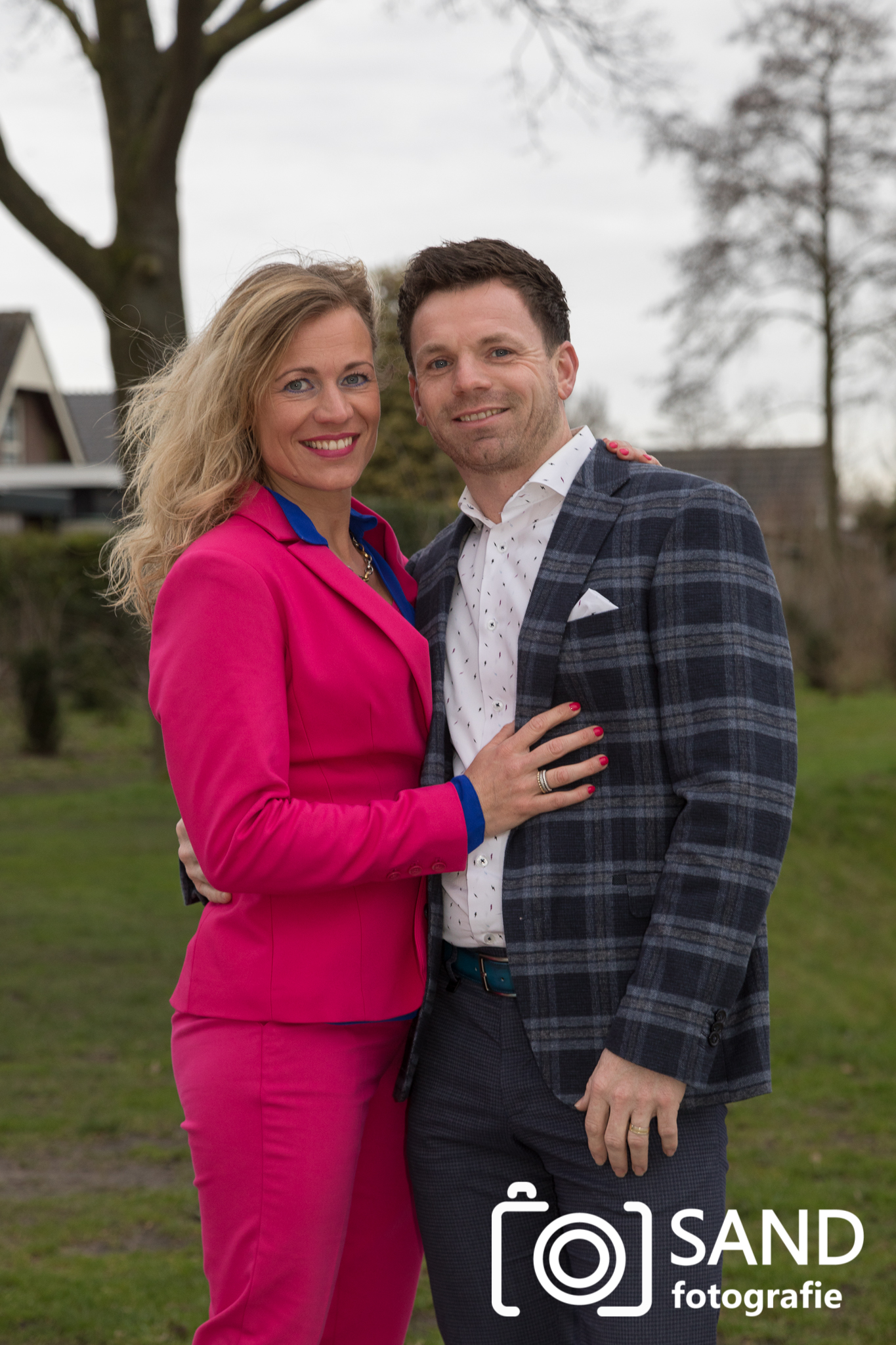 Man en vrouw op de foto gezet door Sand Fotografie